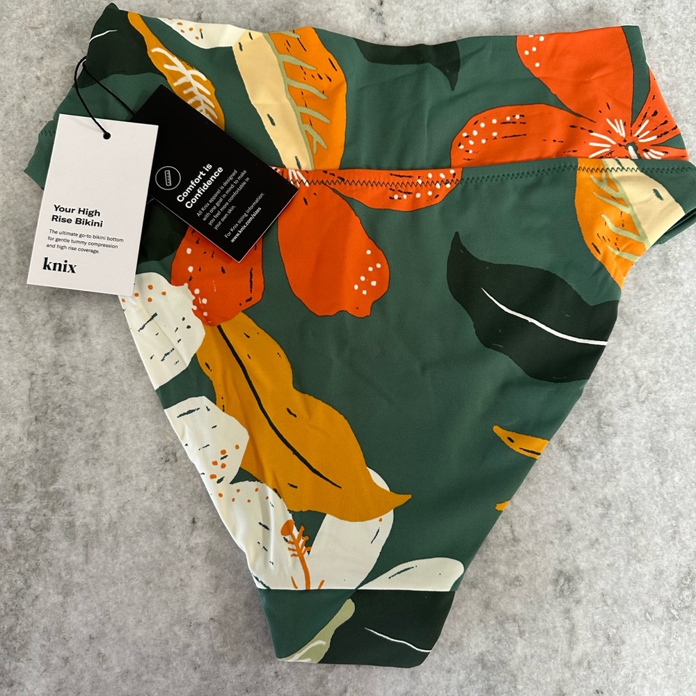 KNIX Size small high rise bottoms in Rainforest